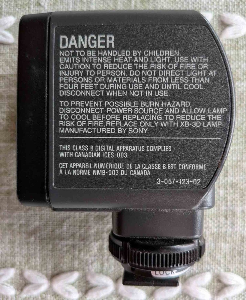 Sony Video Flash Light Model no. HVL-FDH3