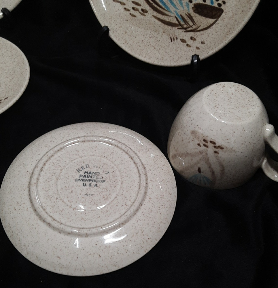 Pair Red Wing Bob White 2 Cups & 2 Saucers