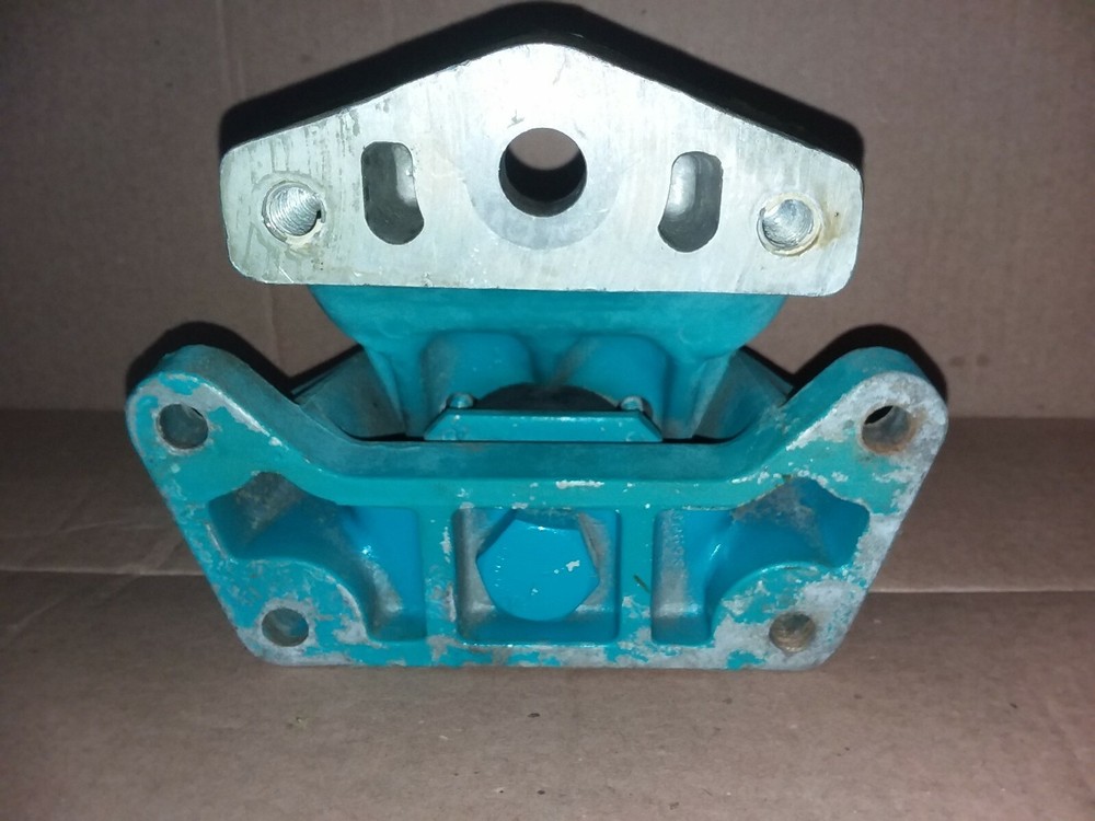 OMC MOTOR MOUNT