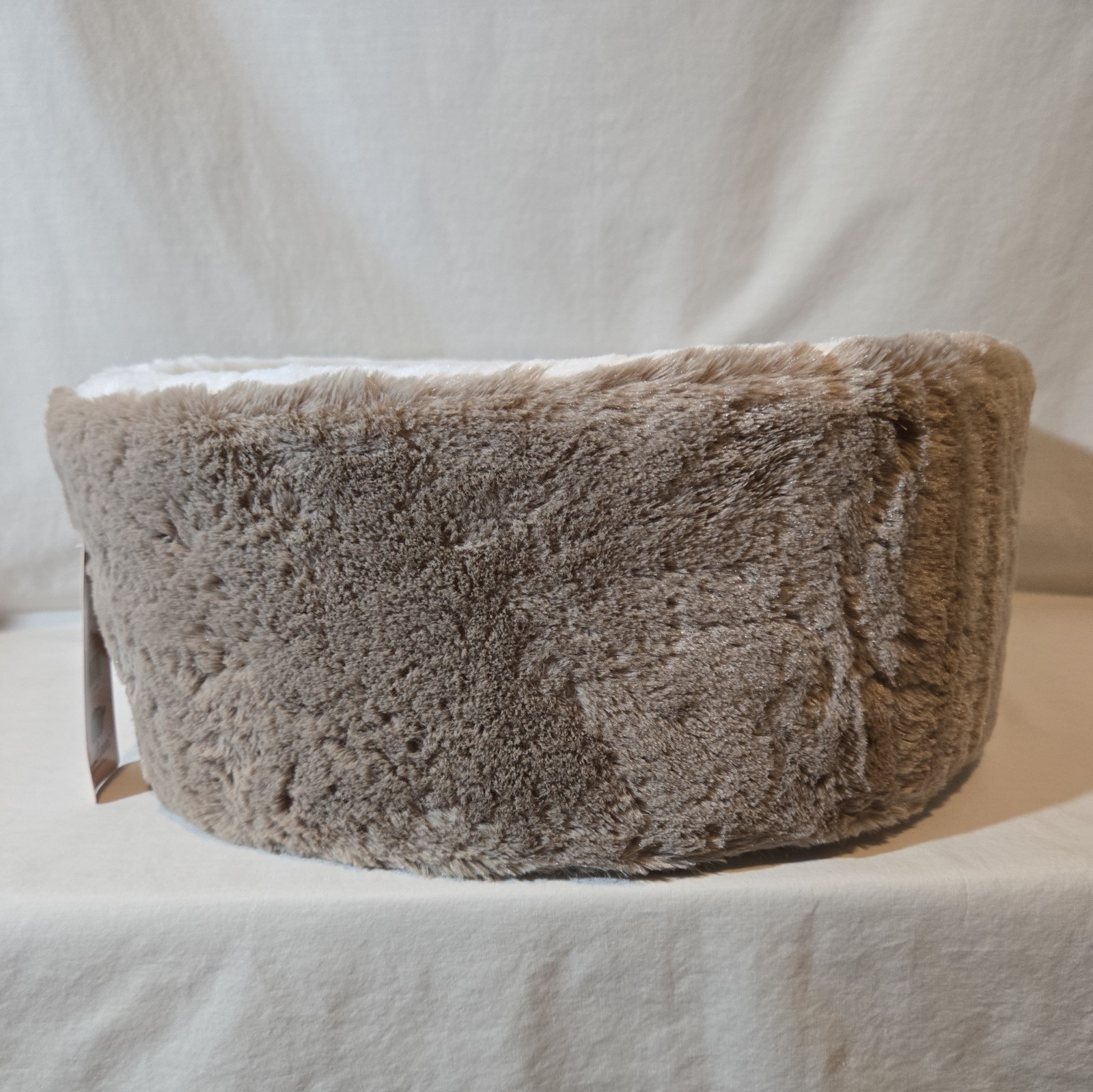 NWT Pusheen Cat Bed Mini Christmas Throw Blanket Cuddler Pet Holiday Culturefly