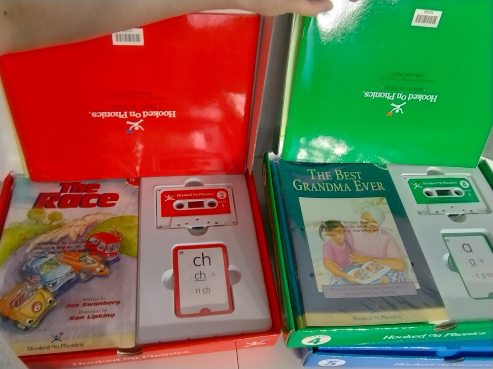 Hooked on Phonics - Learn to Read, First Grade in Excellent Condition