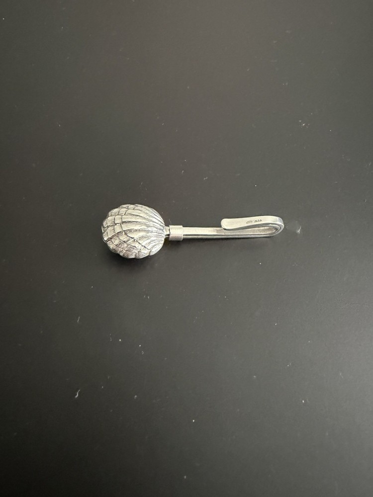Solid Silver Scallop Shell Napkin Clip Chamberlain Clarke London 2003