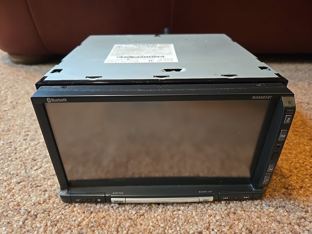 Clarion MAX685BT 2-DIN Car Multimedia Station, 7 Inch Touch Panel Control