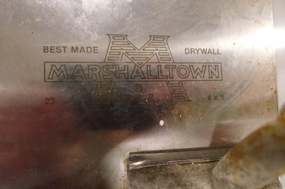 MARSHALLTOWN INSIDE CORNER TROWEL, 4" X 5"