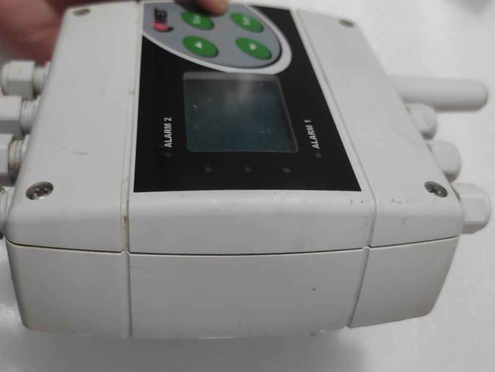 Comet H0430 temperature transmitter and controller