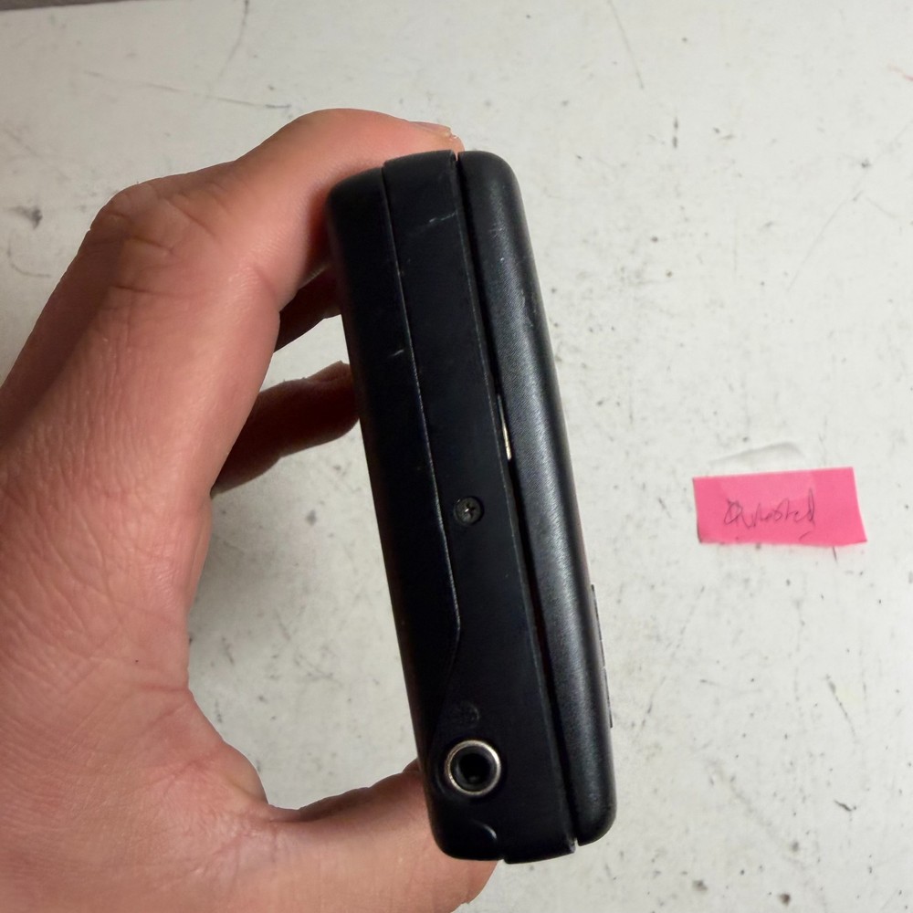 Vintage Sharp MD Walkman MD-S10 Black Portable MiniDisc Player - Untested