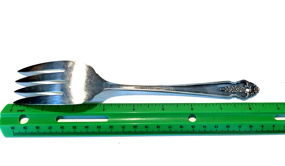 Prestige 4 Star Silver Plate Floral DISTINCTION Pattern Serving Fork