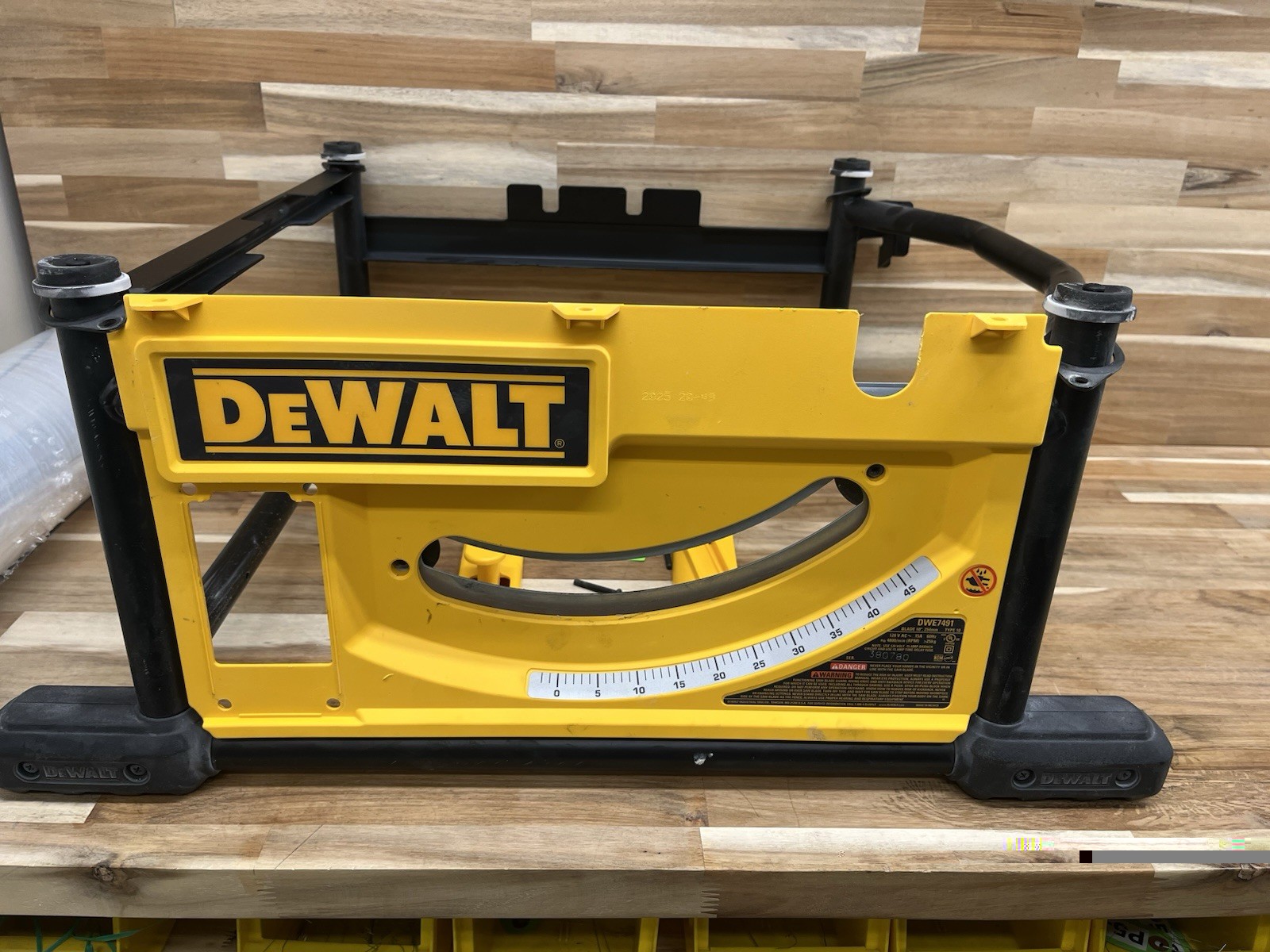 DEWALT DWE7491RS 10 in Jobsite Table Saw PARTS - FRAME ONLY  P5-1`7