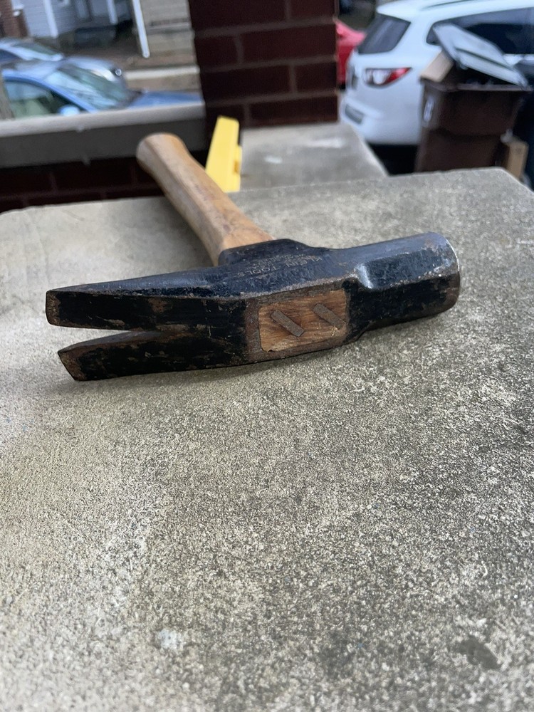 Klein Tools 832-32 Lineman's Straight-Claw Hammer
