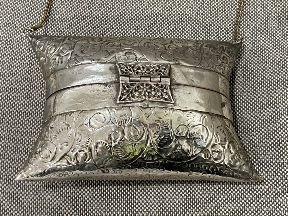 Vintage Antique Silver Played Coin Purse / Pillow Purse w/ Scrolling Design