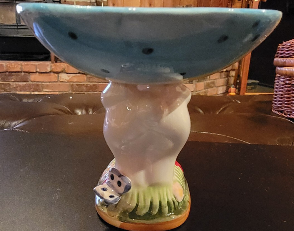 Studio 33 Pedestal Dish - Easter Bunny Holding Egg