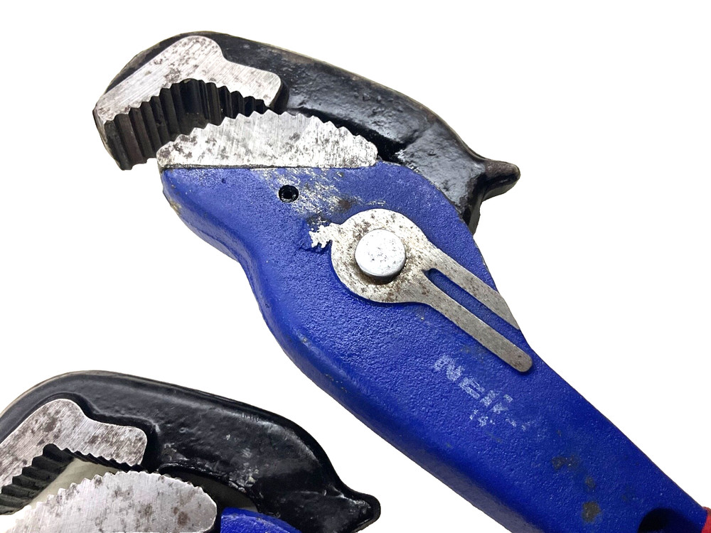 NEIKO TOOLS 10” & 14” SELF-ADJUSTING PIPE WRENCH SET