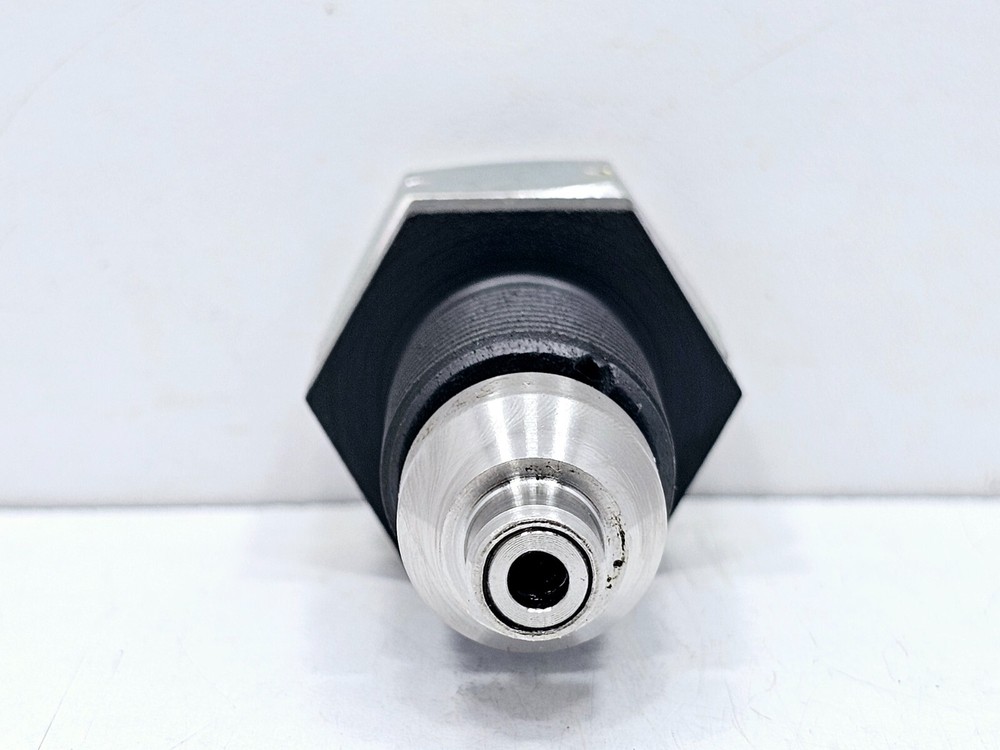 712806 CAMERON GREASE INJECTION FITTING FOR FLS GATE VALVE
