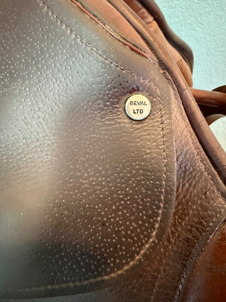 17.5” Beval english saddle