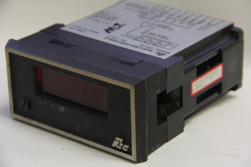 RED LION CONTROLS APLVD Panel Mount Voltmeter