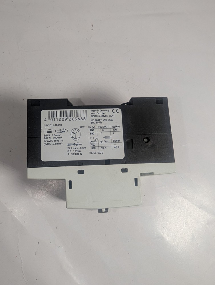 NEW GENUINE SIEMENS 3RV1011-1FA10 MANUAL MOTOR CONTROLLER