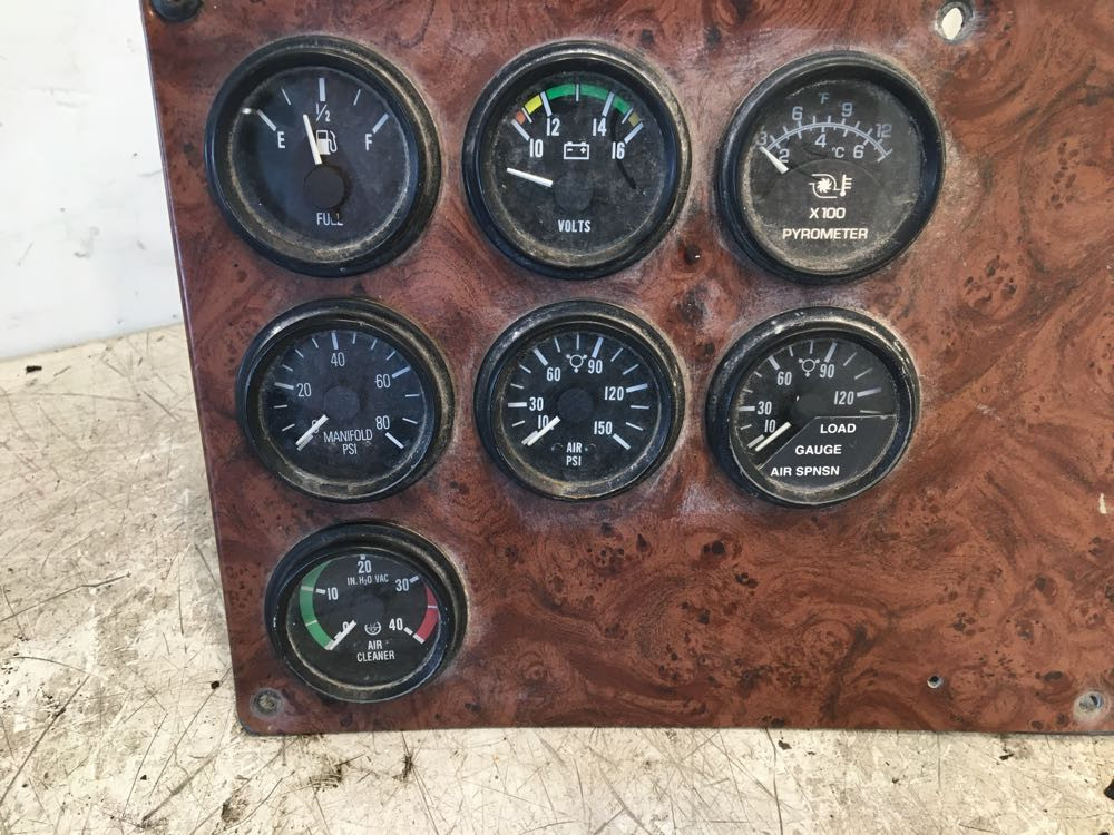 Peterbilt 385 Gauge Panel (716-10155)