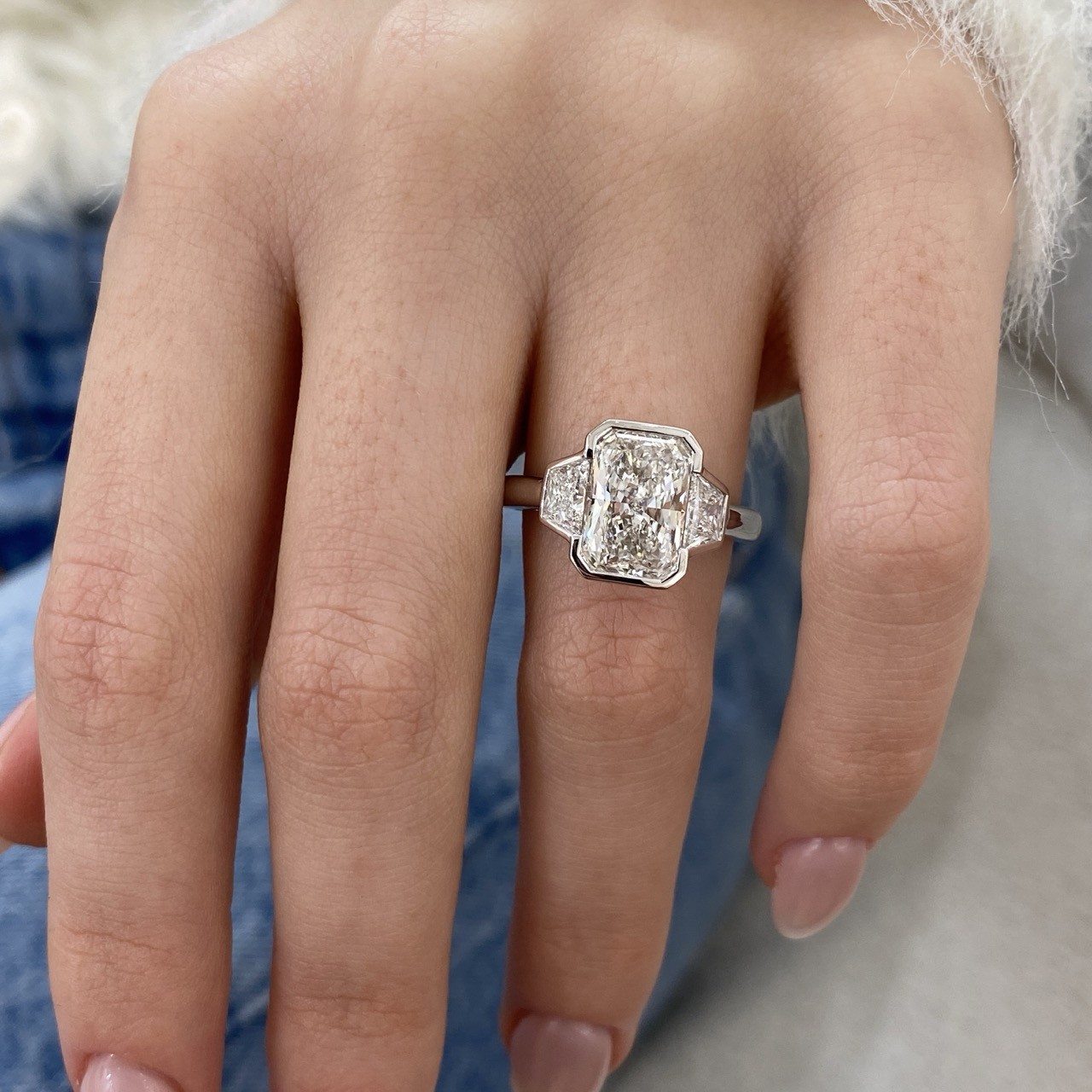 Diamond Bezel Ring IGI Certified VS1 E Radiant 3.6Ct Labcreated Platinum 3 Stone