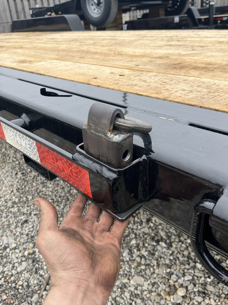 D-ring Stake Pocket Mount