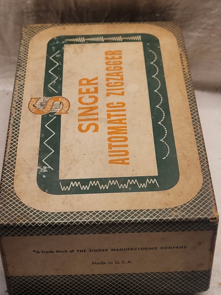 Vintage Singer Automatic Zigzagger With Original Box And Phamplet