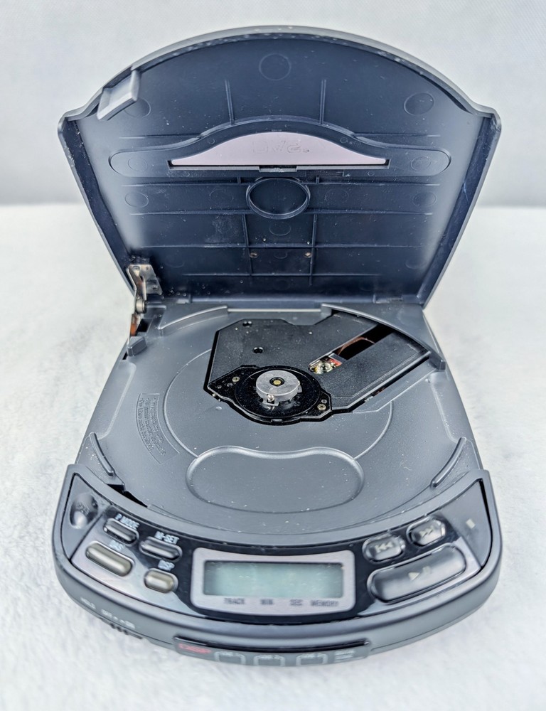 Optimus CD-3490 Portable Compact Disc Player Digital Signal Processing