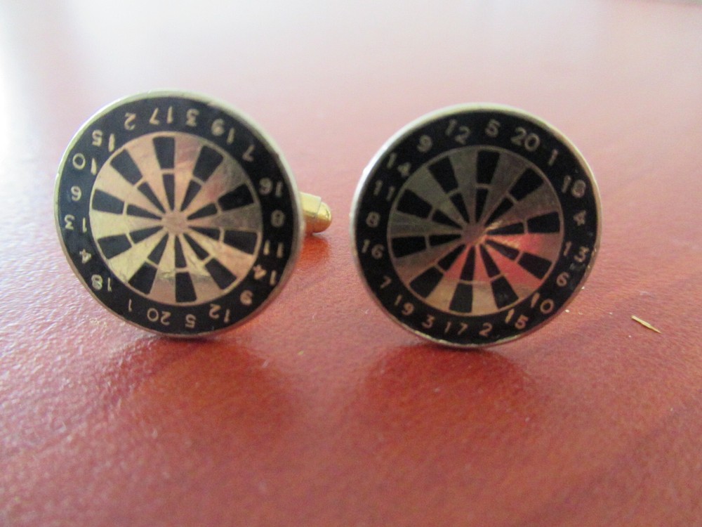 stunning vintage dartboard  Cufflinks