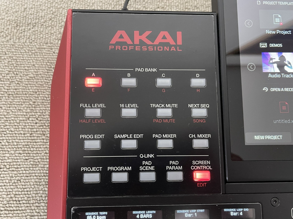AKAI professional MPC X Standalone Sampler and Sequencer Black with Deck Saver