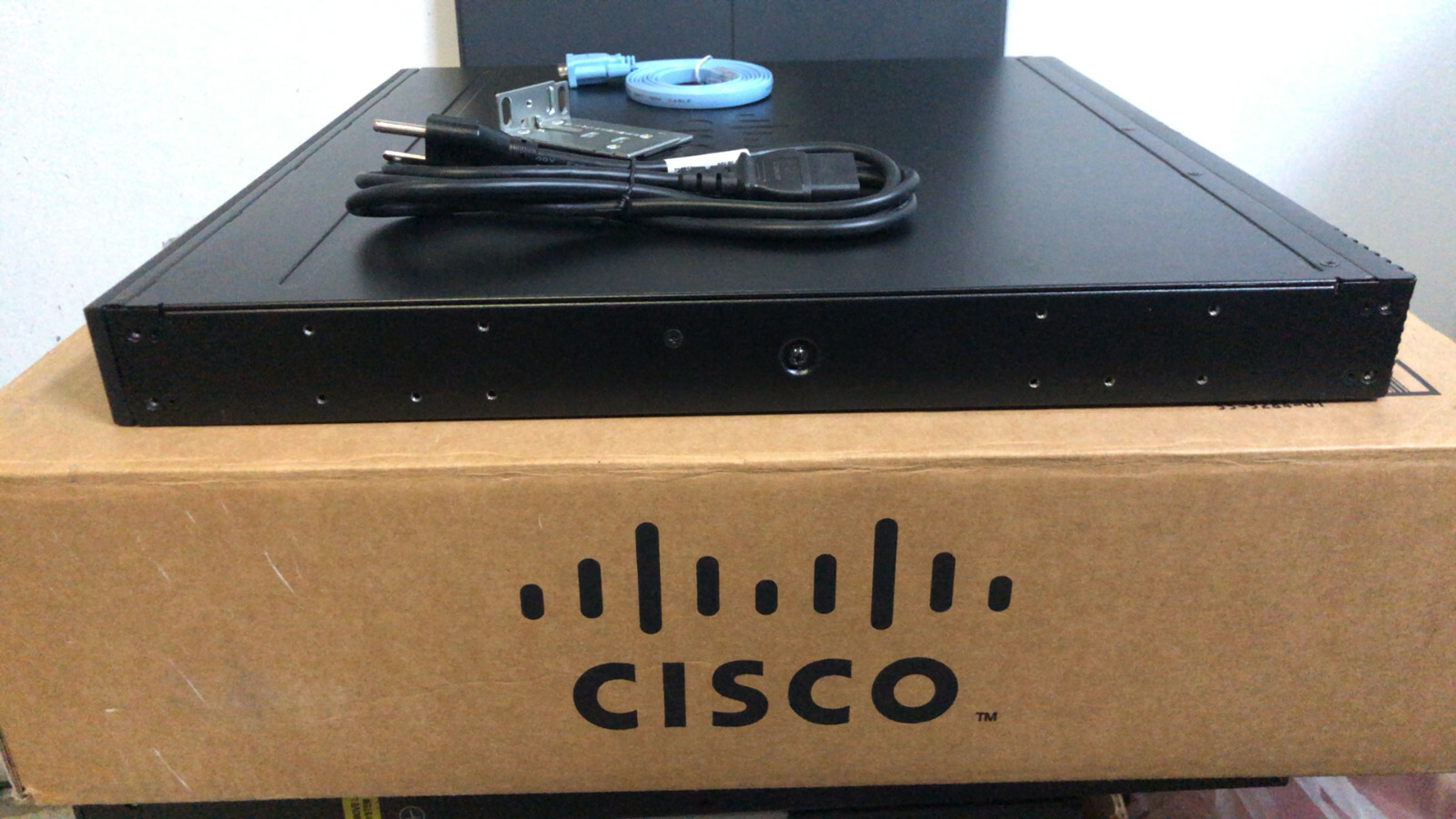 CISCO ISR4331-AX/K9 Gigabit Router Seck9 Appxk9 ISR4331-AX *NO CPU CLOCK BUG