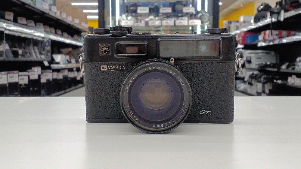 YASHICA ELECTRO35GT camera