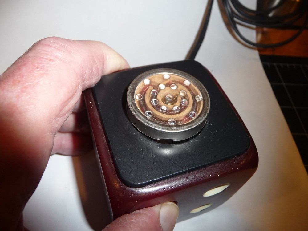 Red Die Electric Cigar Table Lighter