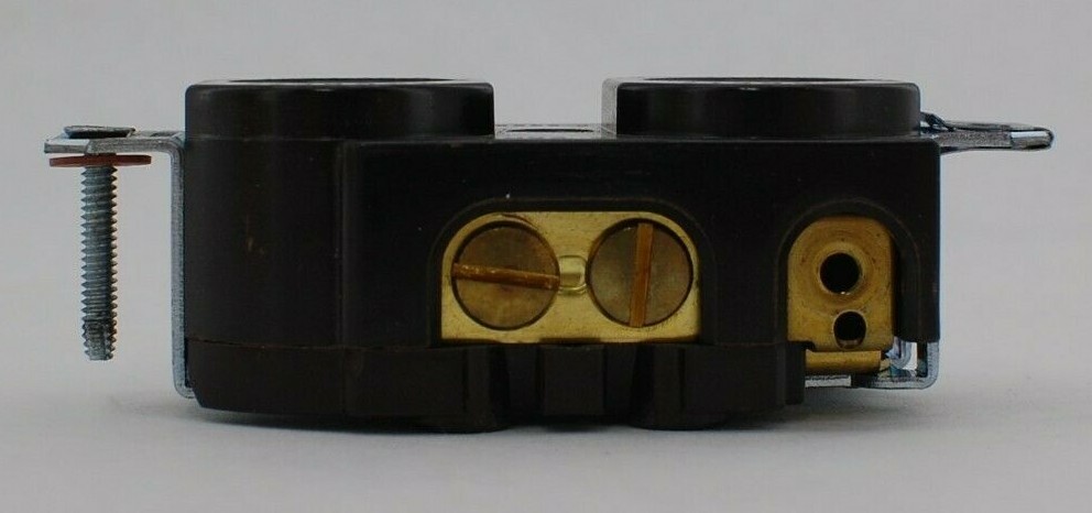 Hubbell 4560 Twist-Lock Single Receptacle