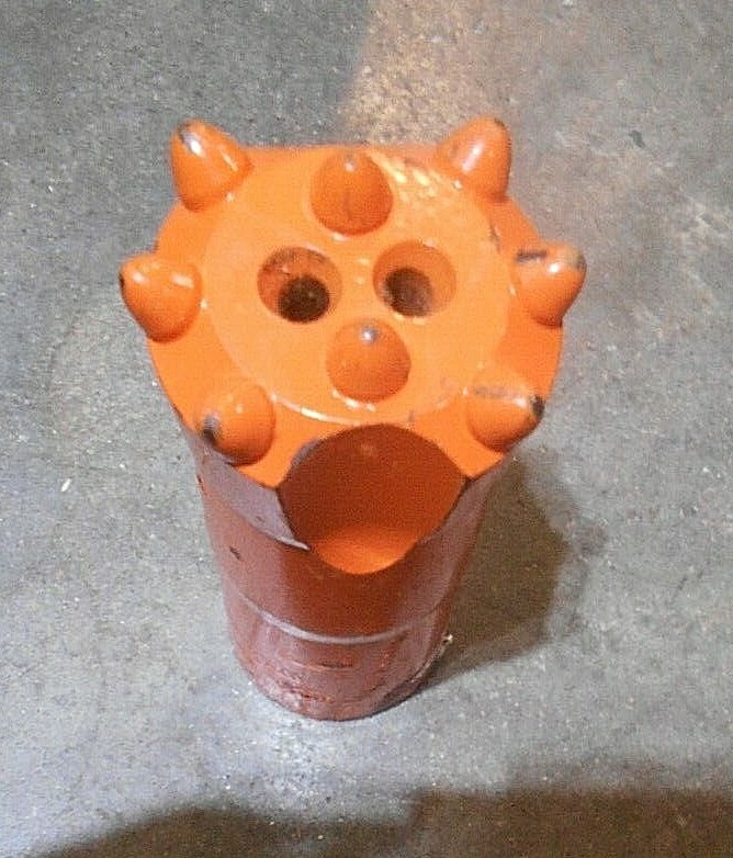 THREADED BUTTON BIT (Gar-5)