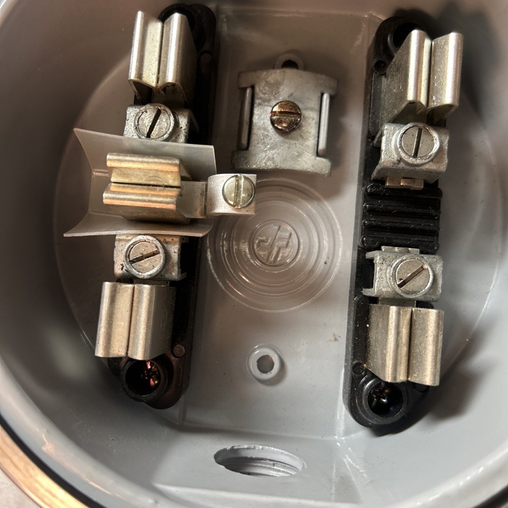 New Standard residential 100 amp meter socket KIT