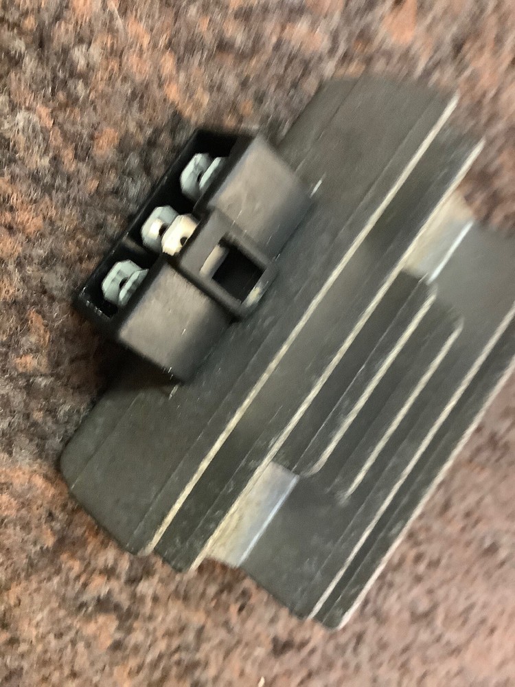 2000 Vespa ET4 Cento 125 Regulator Rectifer