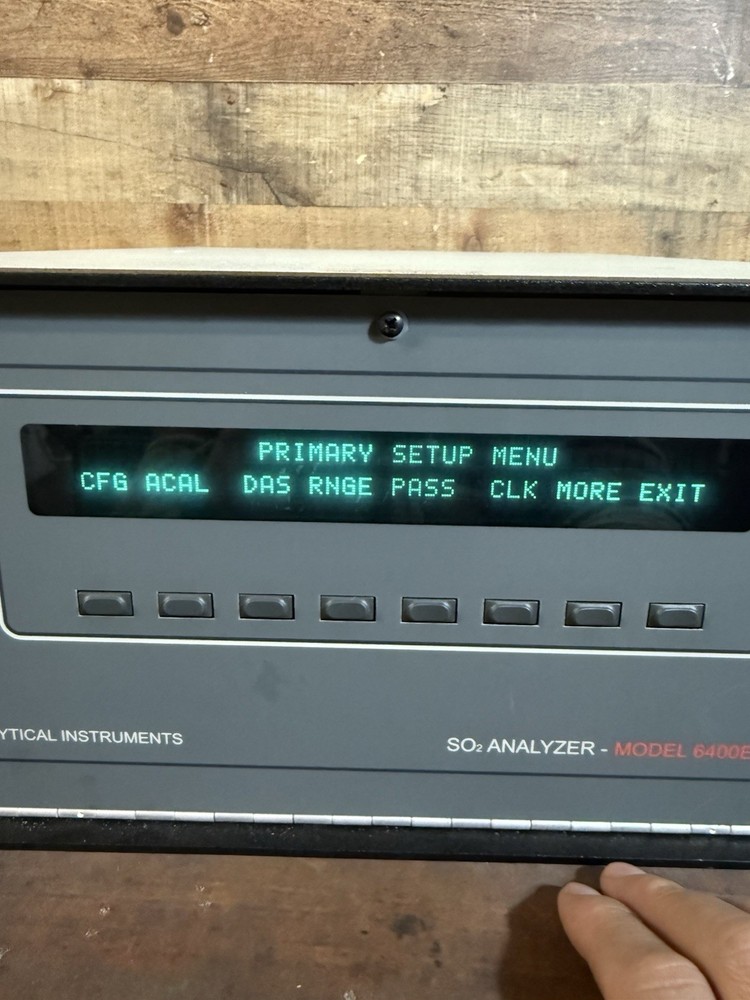 Teledyne Instruments SO2 Analyzer Model 6400E Powers On Untested