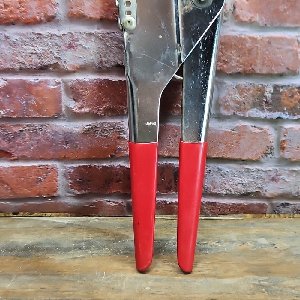 Vintage VSI Riveter Rivet Tool 04299