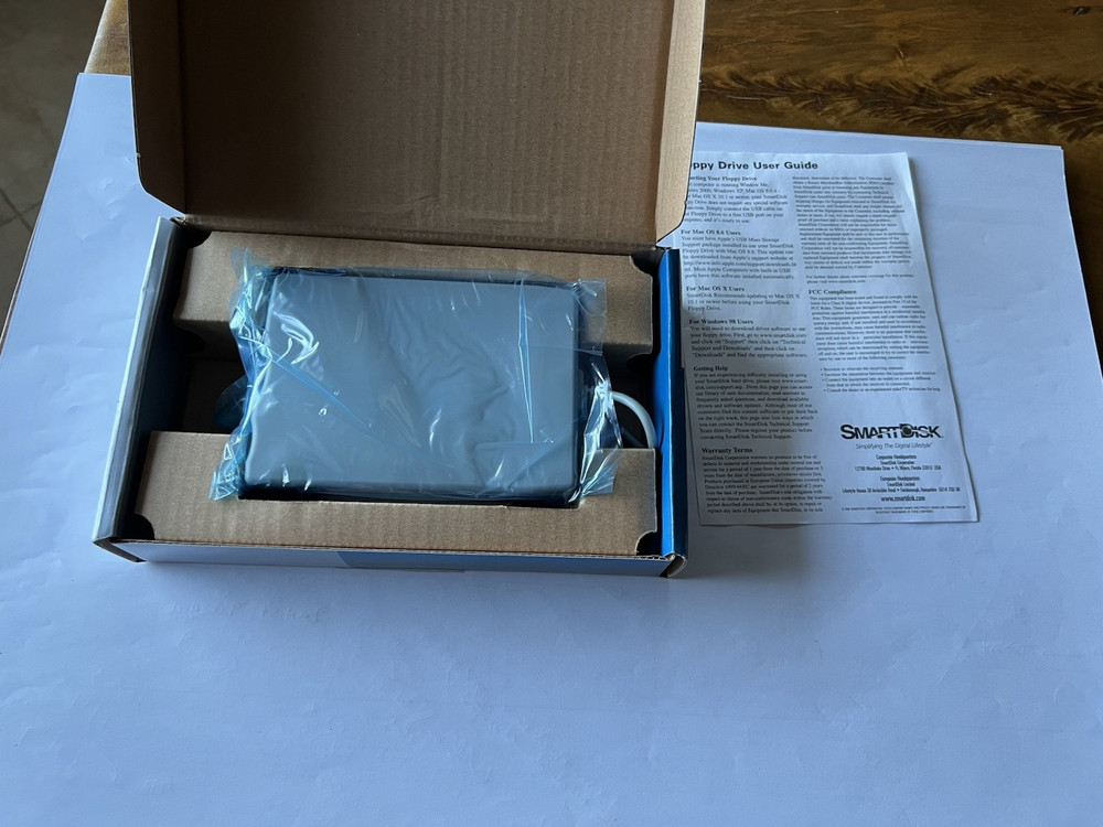 SmartDisk External USB Powered Floppy Disk Drive Titanium Edition Windows or Mac