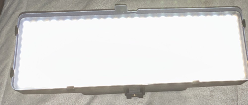 Polaroid PLLED320 320 Dimmable Vari-Temp Super Bright LED Light w/ Case