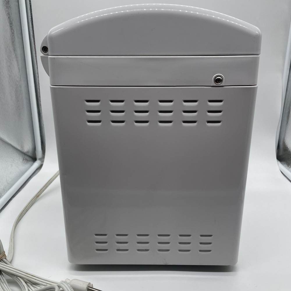 Oster Deluxe Bread And Dough Maker Model 4811 Counter Top Bread Maker Machine