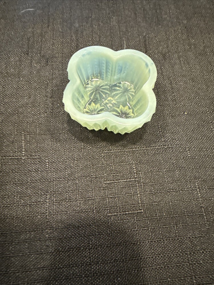 New Vintage Seafoam E. E. Bowman Signed 4 Loop Tiny Open Salt Dip 1 5/8” Square