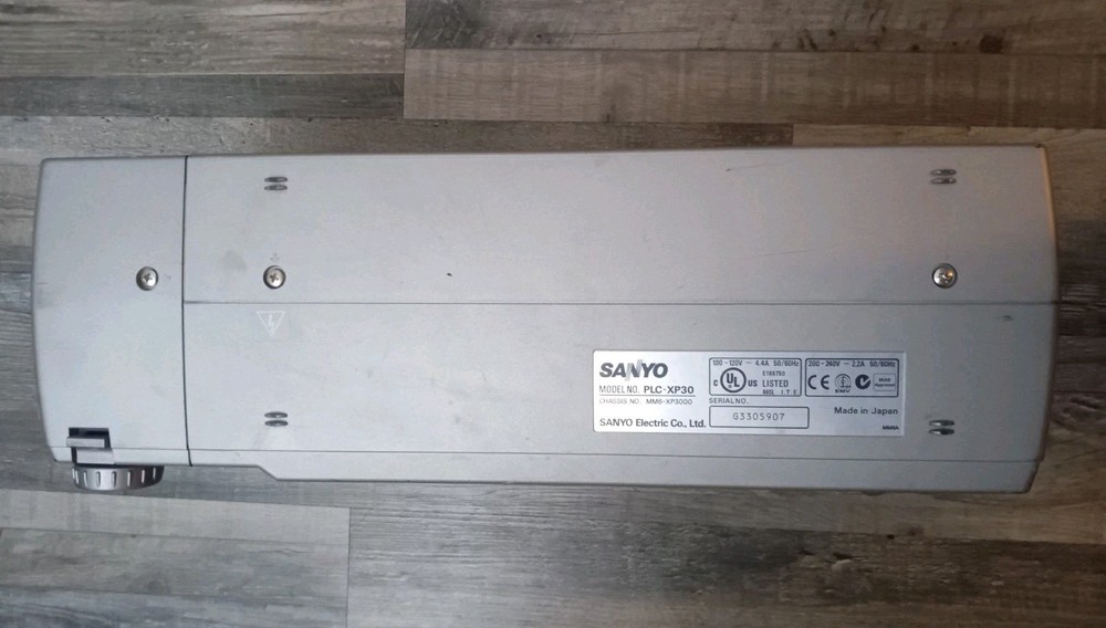 Working Sanyo PLC-XP30 Large Venue Presentation Projector PRO xtraX Multimedia