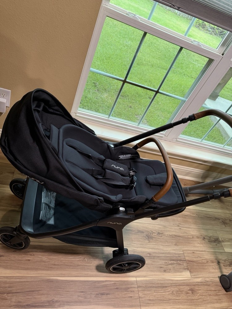 Nuna Triv next Stroller