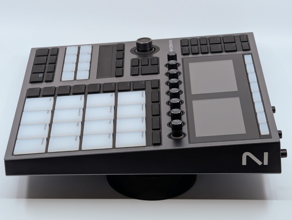 Native Instruments MASCHINE+ Standalone Production and Performance Instrument -