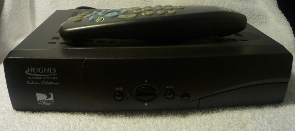 Hughes Network System  DirecTV Plus SD Satellite Receiver HIRD-E1 w/ Remote
