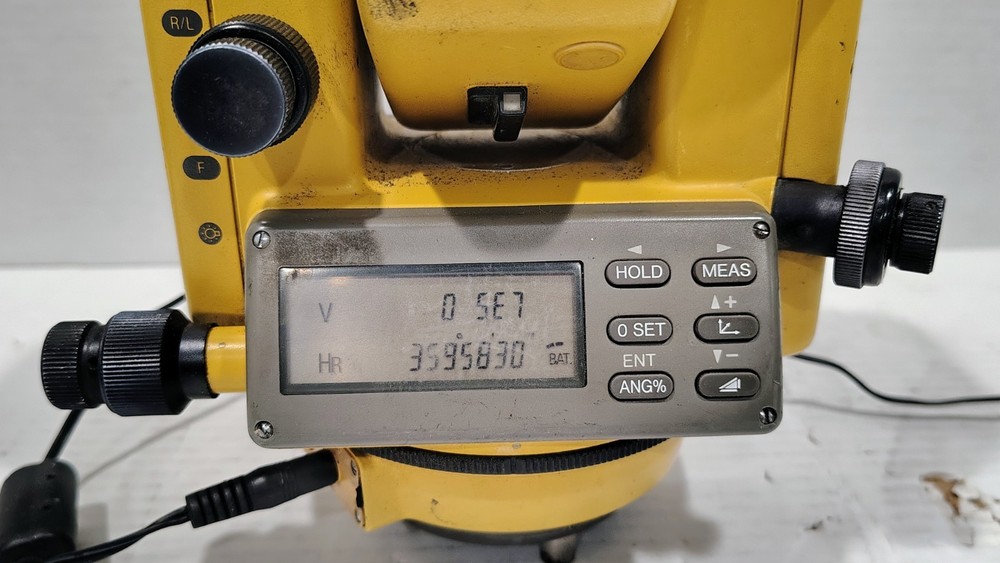 Topcon GTS-303D Electronic Precise Surveying And Data Collection Power Tested