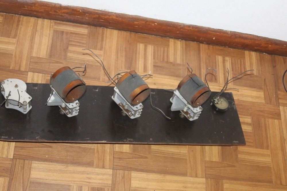 From 1920's GAROD Radio Multiple air-core inductor , variable capacitor, dials