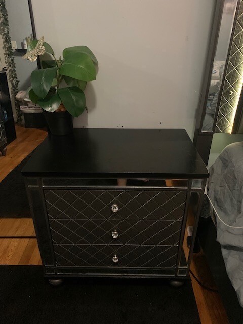 4 Piece Queen Bedroom Set