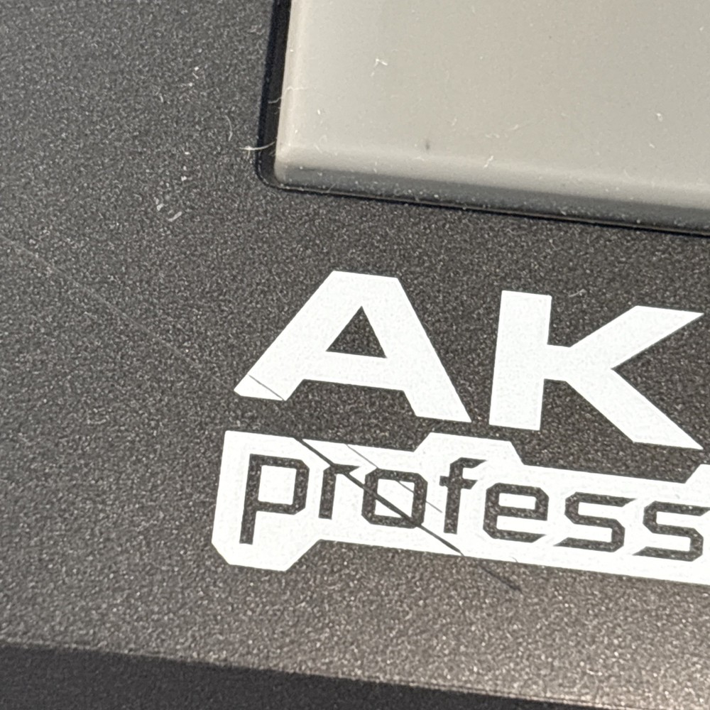 AKAI Professional MPD18 Compact USB MIDI Pad Controller - No Cords