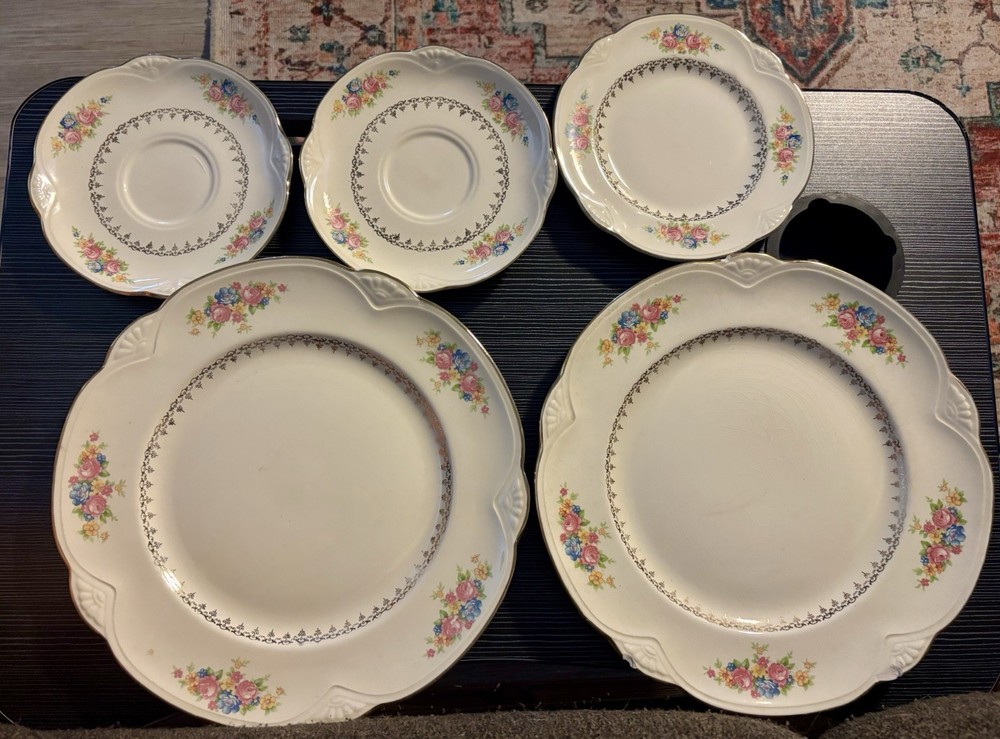 Homer Laughlin 1930’s Eggshell Marigold Theme Dinnerware