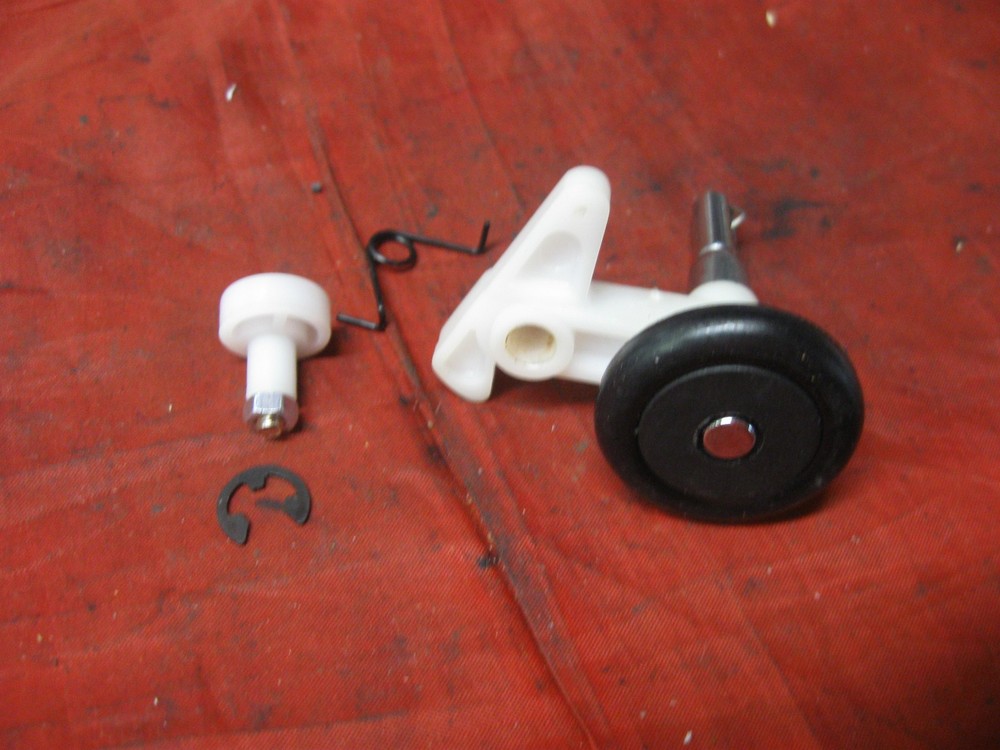 Singer 3116 Simple Sewing Machine BOBIN WINDER VINTAGE